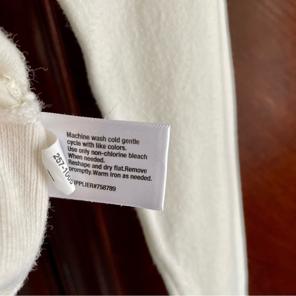 5/$25 Kids Ted Baker Cardigan - Picture 7 of 11